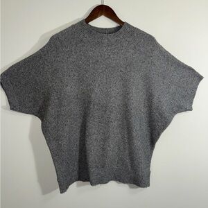 LOFT Women’s Gray Crewneck Short Sleeve  Sweater Size Medium